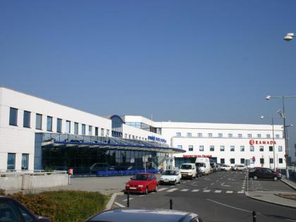 Ramada Airport Hotel Prague - image 1