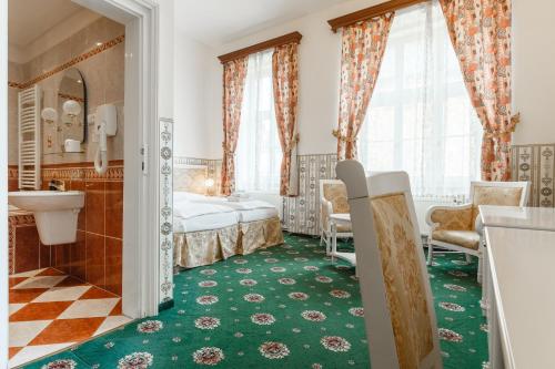 Hotel Klarinn Prague Castle - image 5