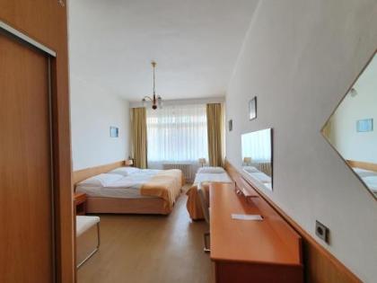 Hotel Jana / Pension Domov Mládeže - image 14