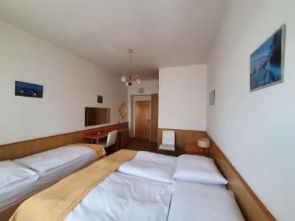 Hotel Jana / Pension Domov Mládeže - image 15