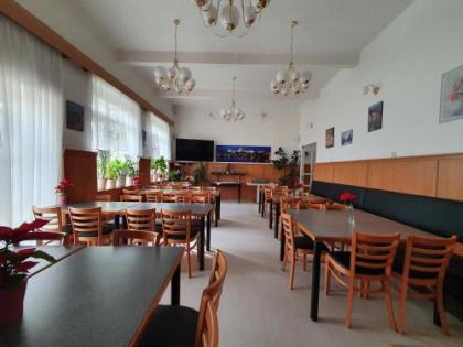 Hotel Jana / Pension Domov Mládeže - image 8