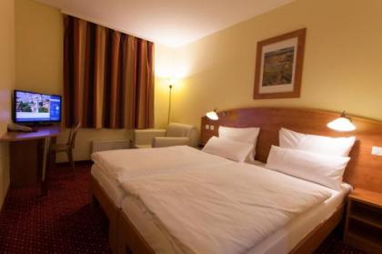 Best Western Amedia Praha - image 15