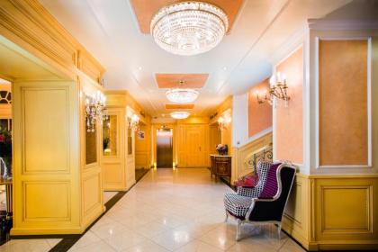 Luxury Family Hotel Royal Palace - image 19