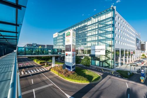 Courtyard by Marriott Prague Airport - image 6