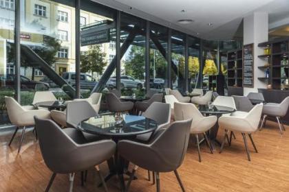 Courtyard by Marriott Prague City - image 13