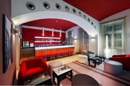 Red & Blue Design Hotel Prague - image 17