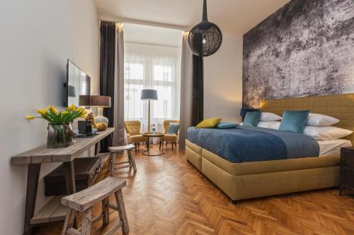 Antik Hotel Prague - image 2