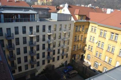 Aparthotel Austria Suites - image 13