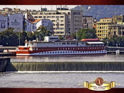 Botel Albatros - image 1