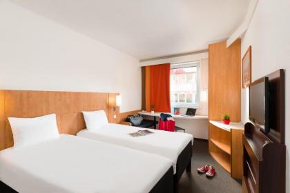 Ibis Praha Mala Strana - image 10