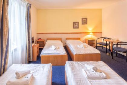 Prague Hotel Carl Inn Free Parking - image 8