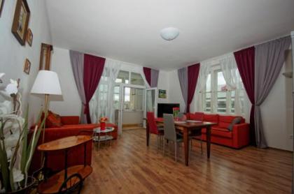 Spacious Prague View Apartment - image 1