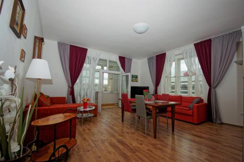 Spacious Prague View Apartment - main image