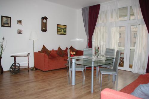 Spacious Prague View Apartment - image 6