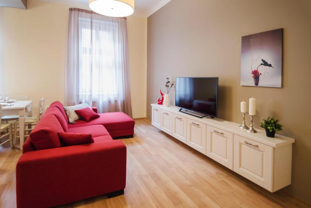 Apartment Za Poricskou branou - image 3