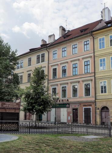 Old Town Square View Apartments - image 4