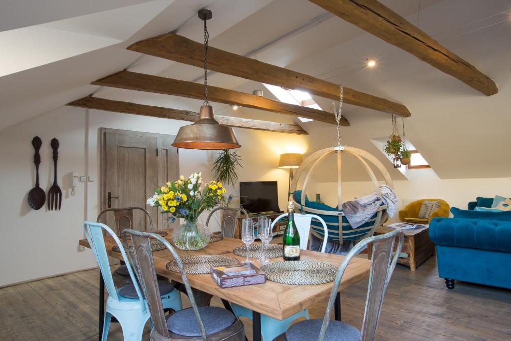 Old Town Boho-Chic Attic with Hanging Chair - image 7