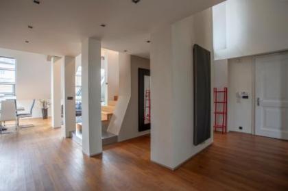 LUXURY CENTRAL DUPLEX WITH TERRACE - image 15