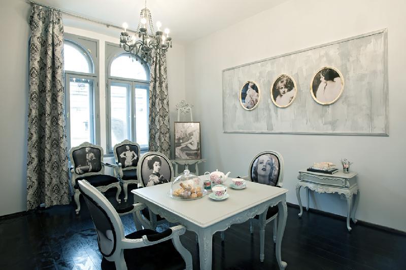 Tragic Kiss Luxury Romantic Atelier - image 3