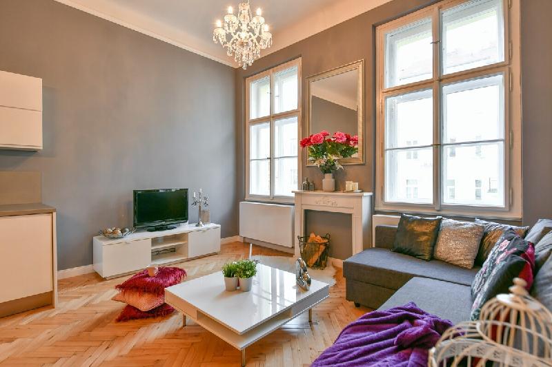 Cosmopolitan apartment in Prague - main image