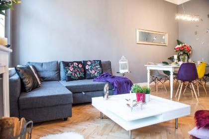 Cosmopolitan apartment in Prague - image 5