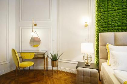 City Jungle Apartment by Main Station Prague - image 19