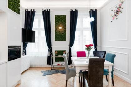 Vogue Prague Apartment in Historical Space - image 17