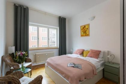 Homey Flat in Vinohrady by Prague Days - image 1