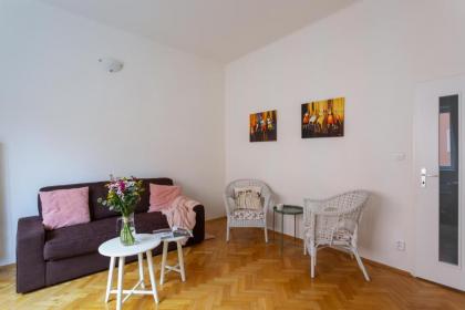 Homey Flat in Vinohrady by Prague Days - image 11