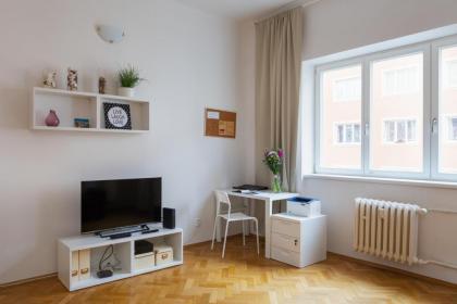 Homey Flat in Vinohrady by Prague Days - image 12